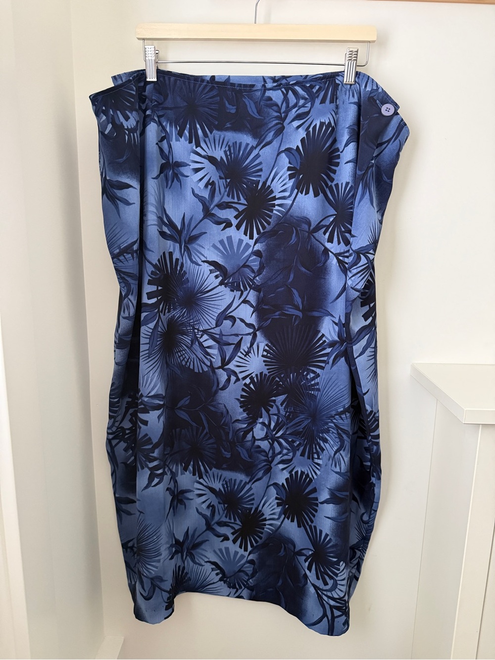 Plus Size Vintage Penningtons - Blue Floral Wrap Button Skirt - Size 26